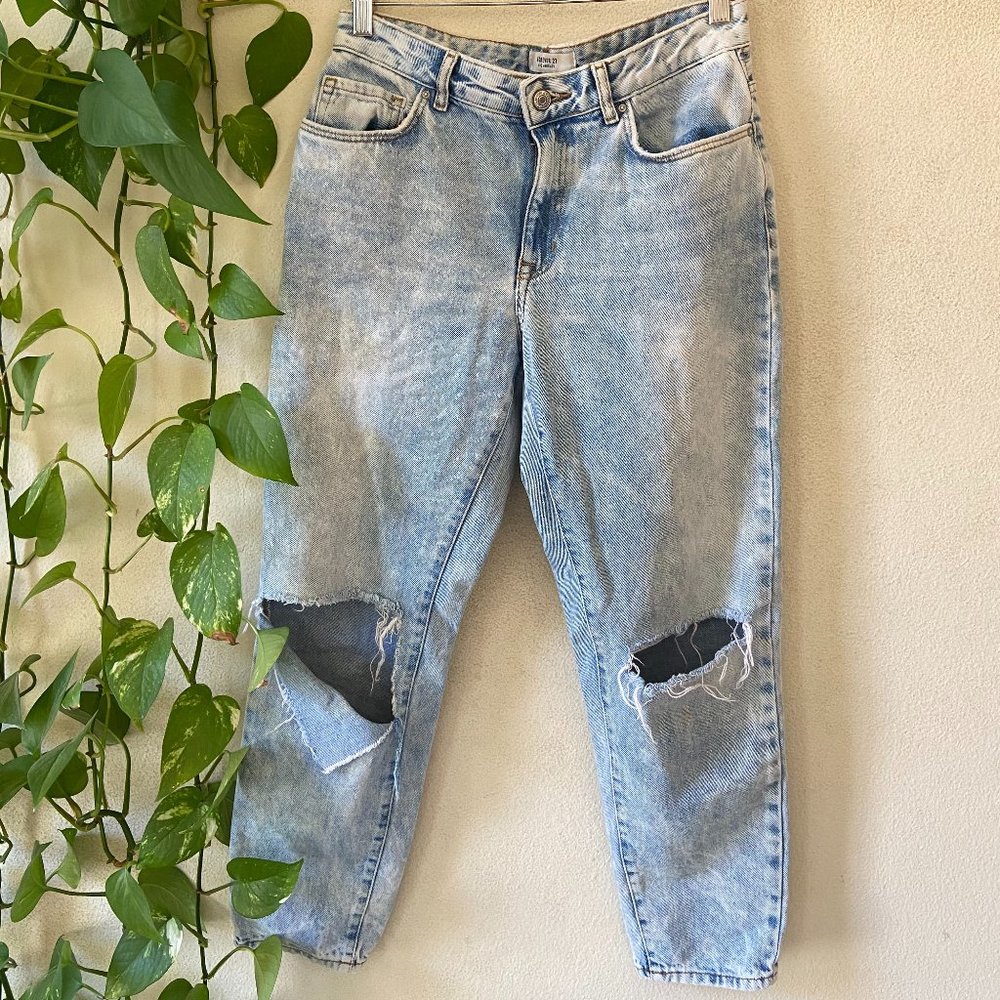 Forever 21 Distressed Denim Mom Jeans